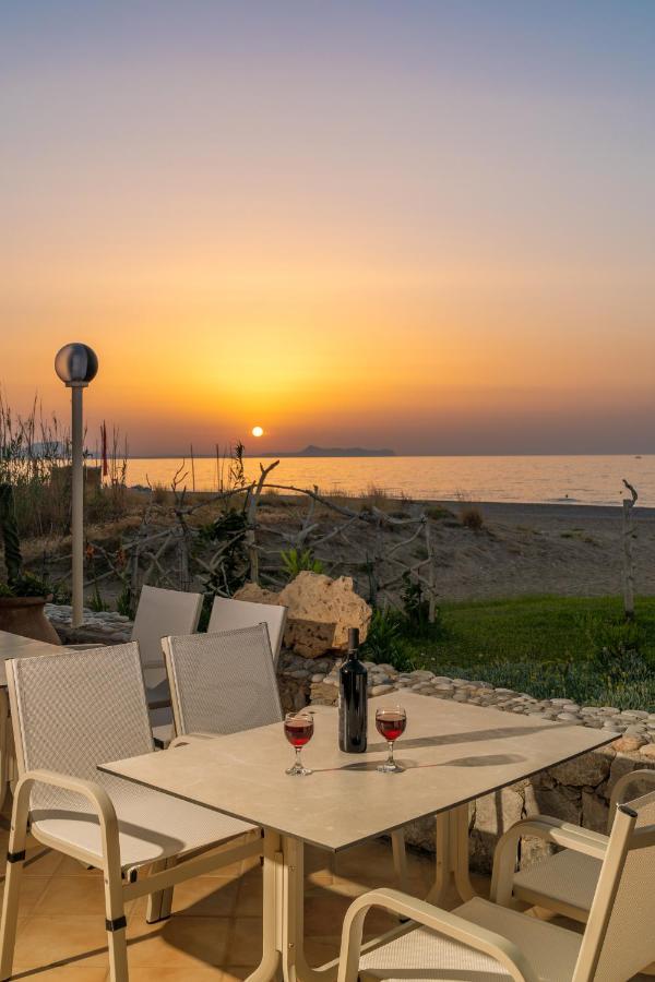 Hotel Kathrin Beach أذيليانوس كامبوس المظهر الخارجي الصورة